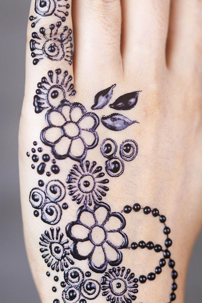 Detail Henna Telapak Tangan Bunga Nomer 14