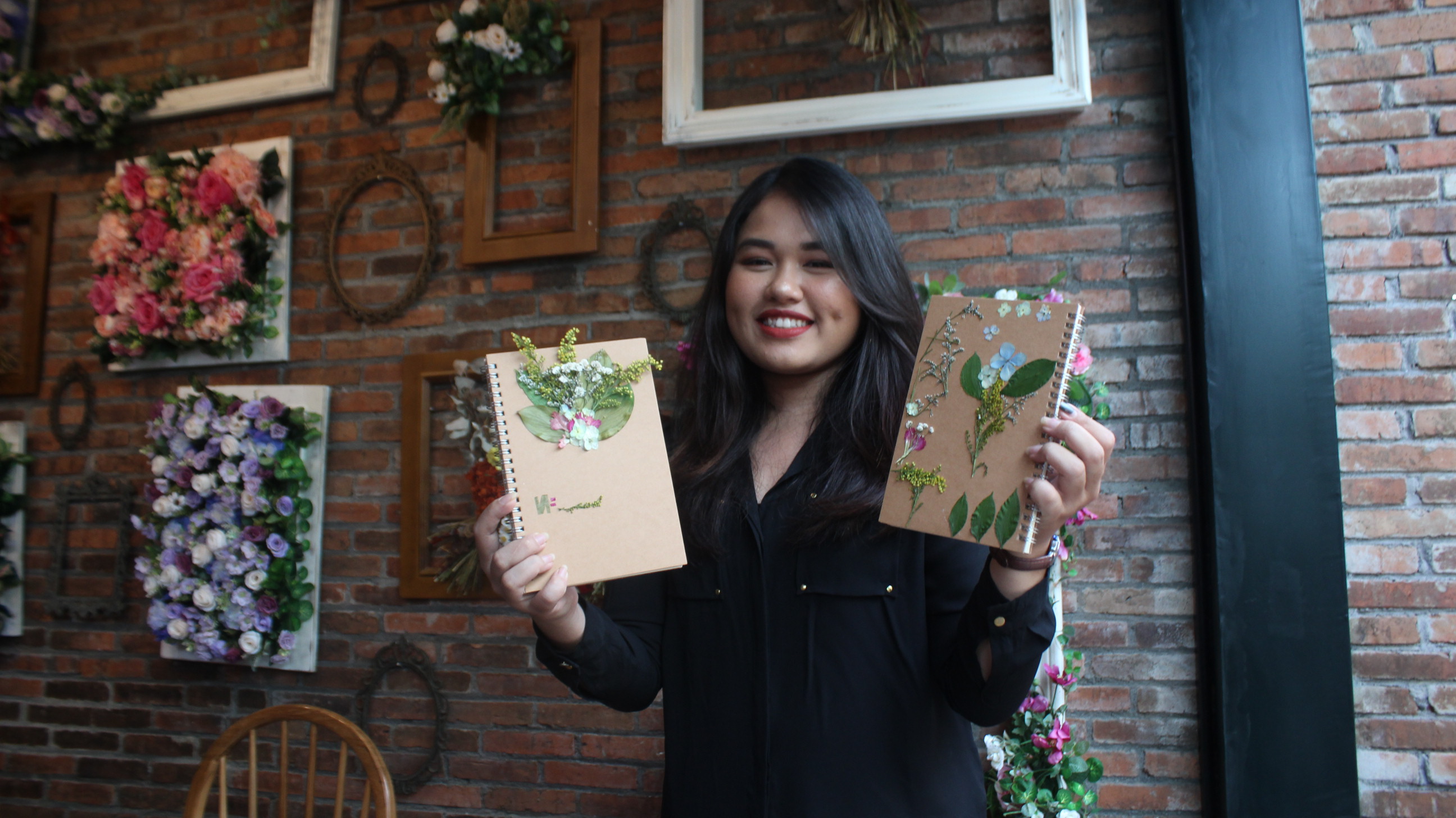 Detail Hiasan Sampul Buku Nomer 50