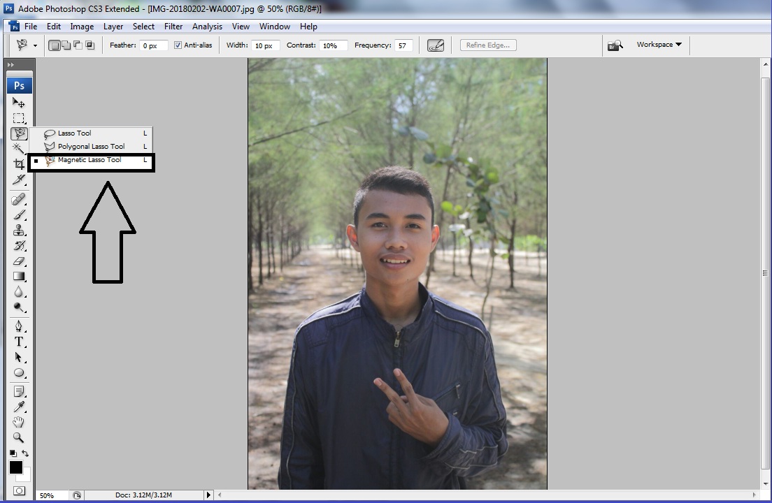 Detail Background Hitam Putih Objek Berwarna Di Photoshop Nomer 12