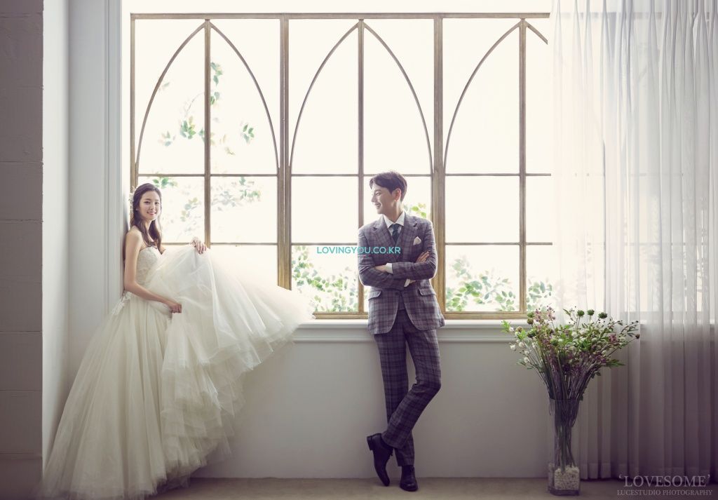 Detail Background Indoor Pre Wedding Nomer 11