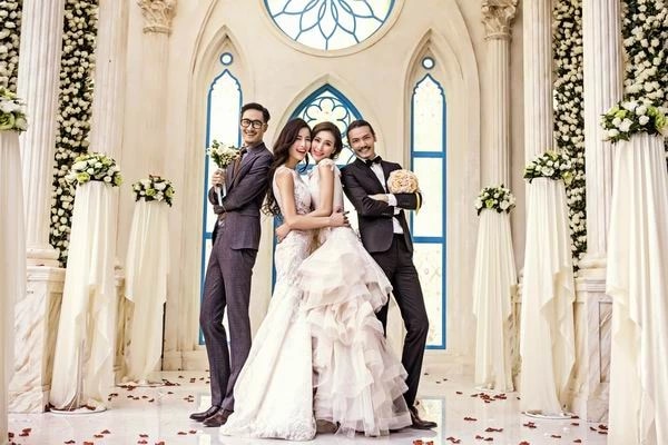 Detail Background Indoor Prewedding Nomer 39