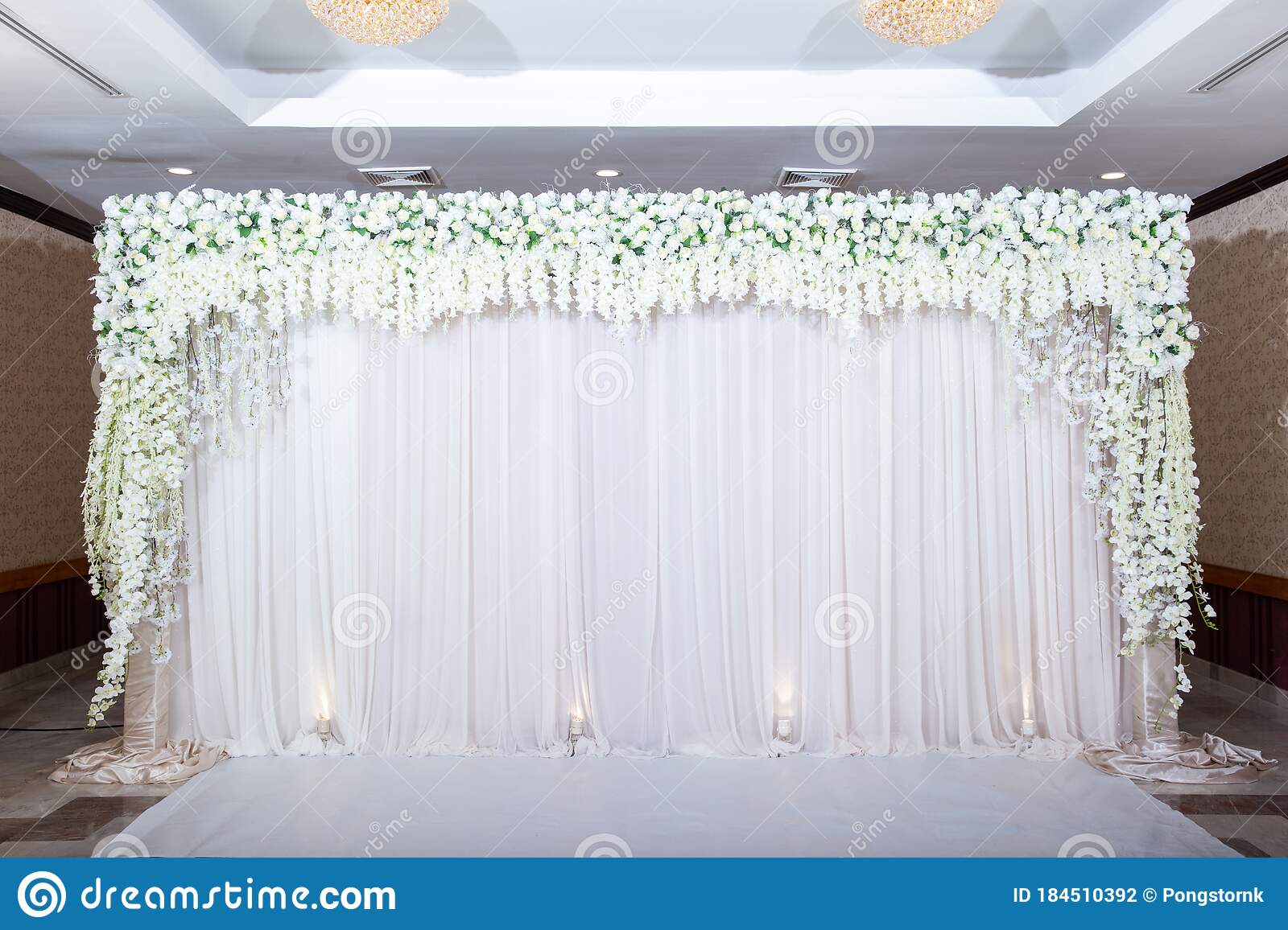 Detail Background Indoor Wedding Nomer 26