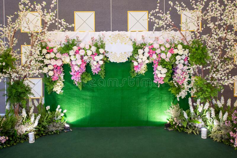 Detail Background Indoor Wedding Nomer 38