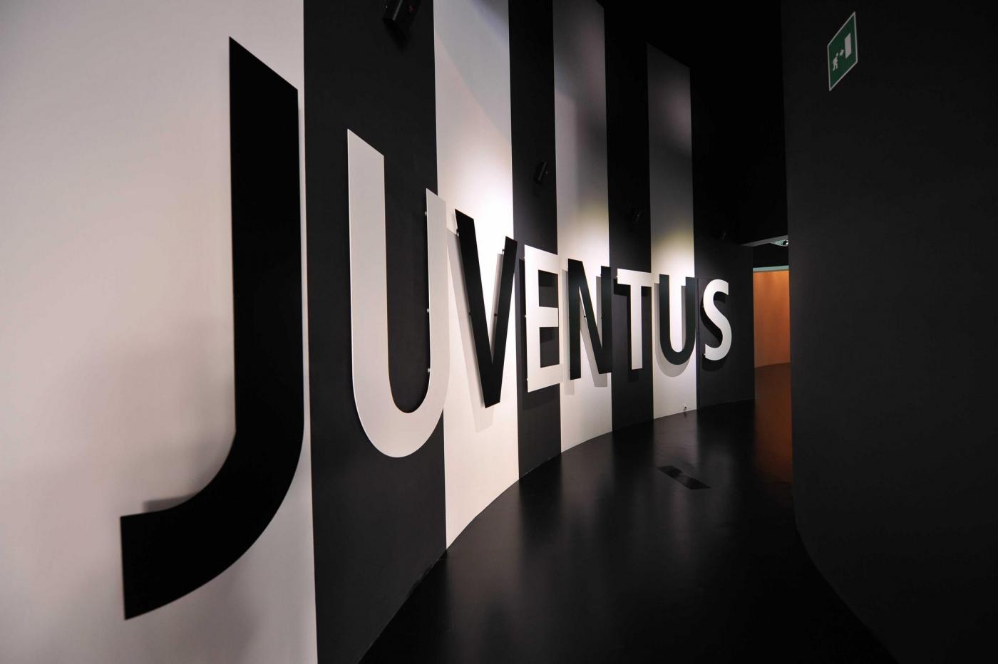 Detail Background Juventus Nomer 25