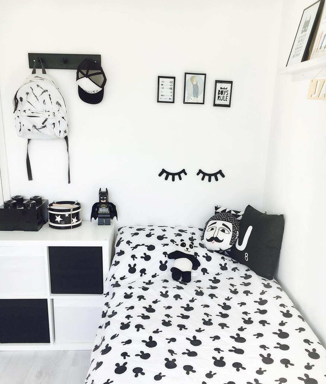 Detail Background Kamar Hitam Putih Nomer 31