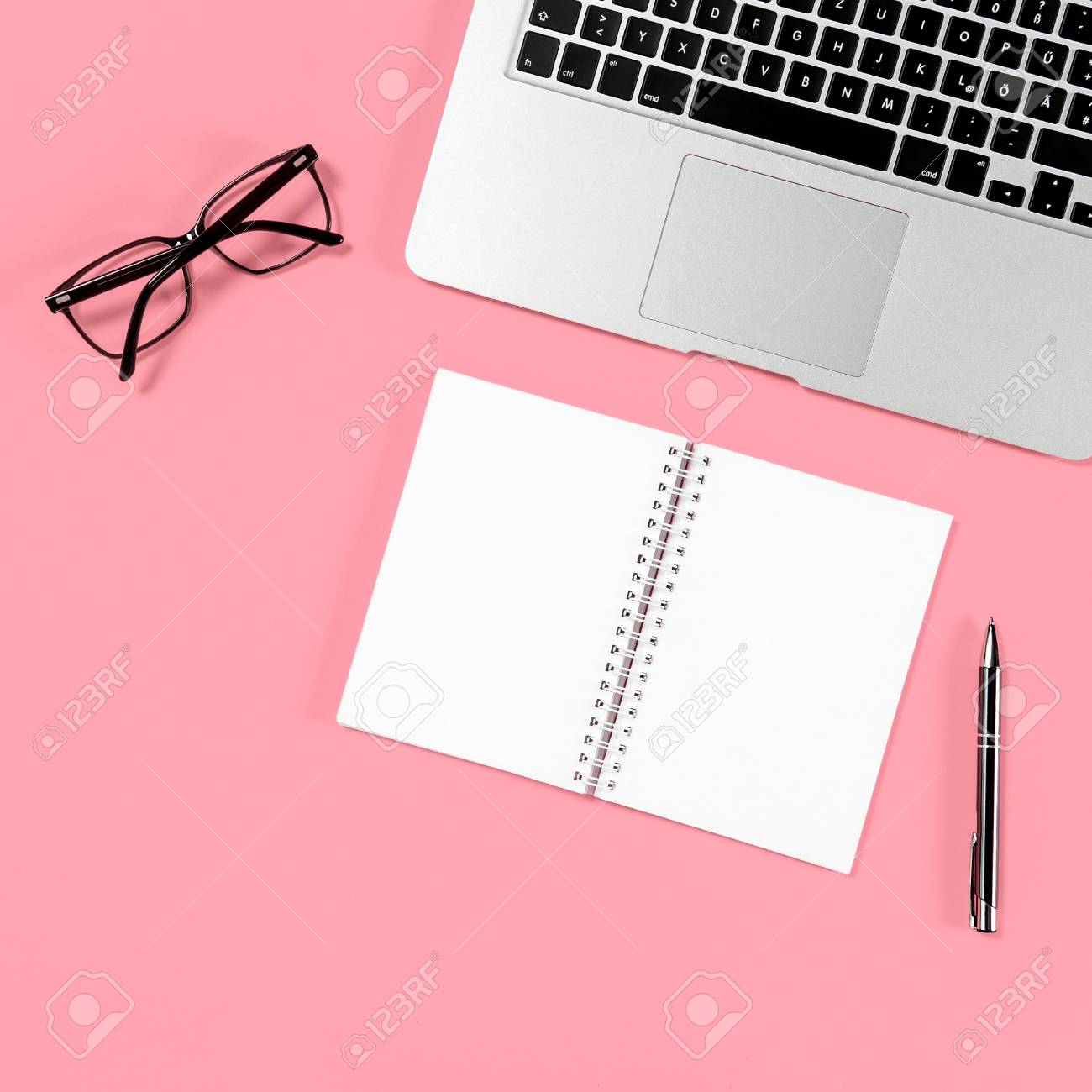 Detail Background Laptop Pink Nomer 56