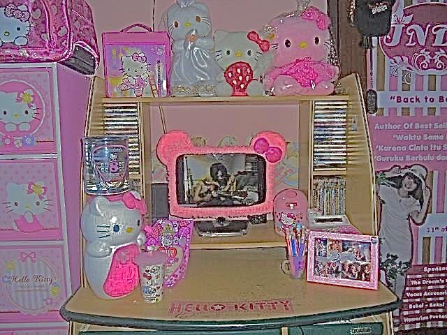 Detail Kamar Tema Hello Kitty Nomer 45