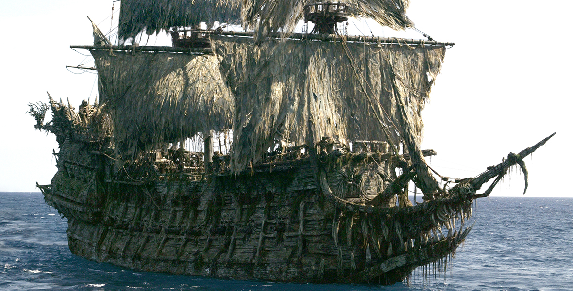 Kapal Pirates Of The Caribbean - KibrisPDR