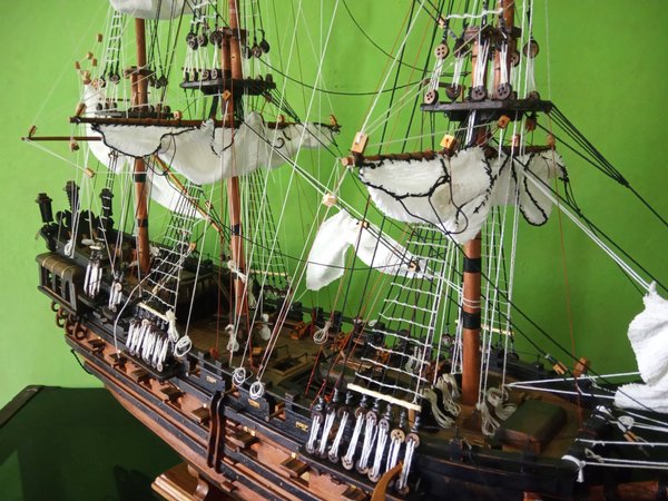 Detail Kapal Pirates Of The Caribbean Nomer 34