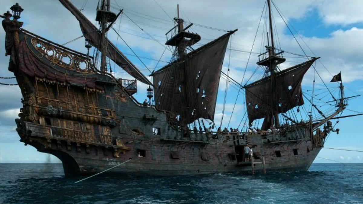 Detail Kapal Pirates Of The Caribbean Nomer 8