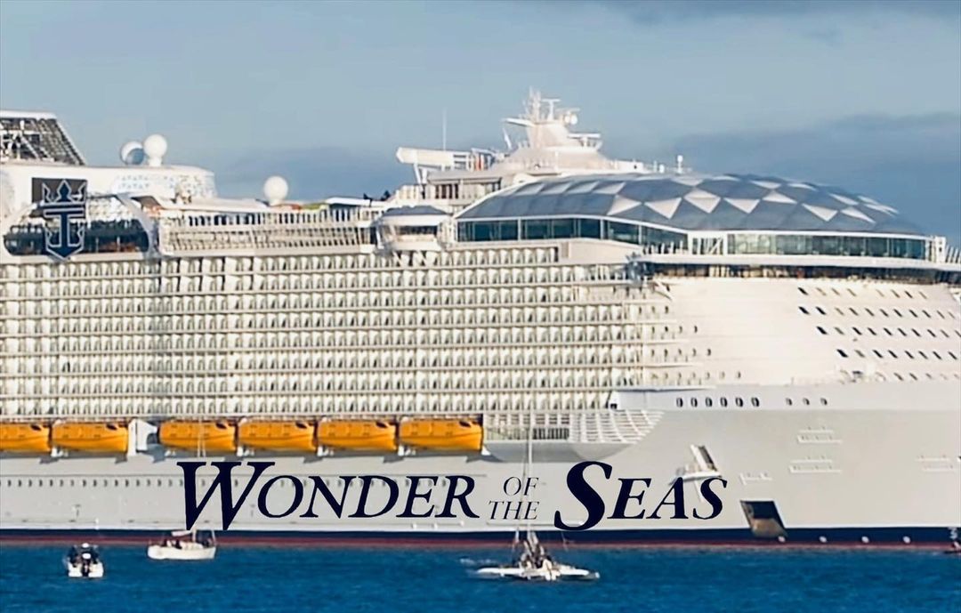 Detail Kapal Symphony Of The Seas Nomer 40