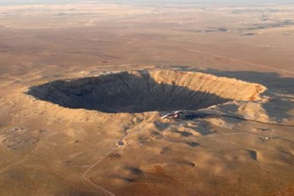 Detail Kawah Meteor Di Arizona Adalah Nomer 13