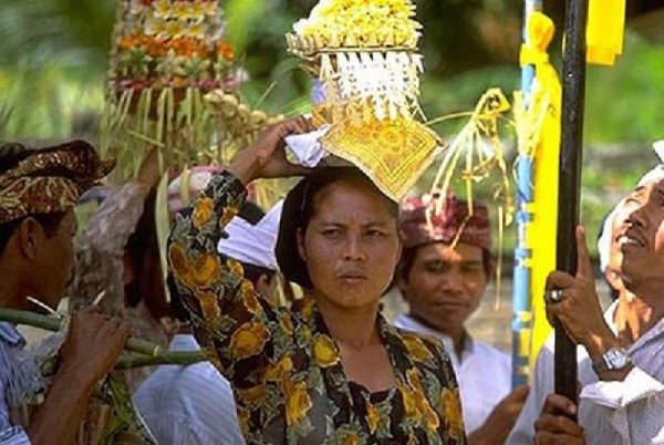 Detail Kliping Tradisi Masyarakat Indonesia Lengkap Gambar Dan Penjelasannya Nomer 32