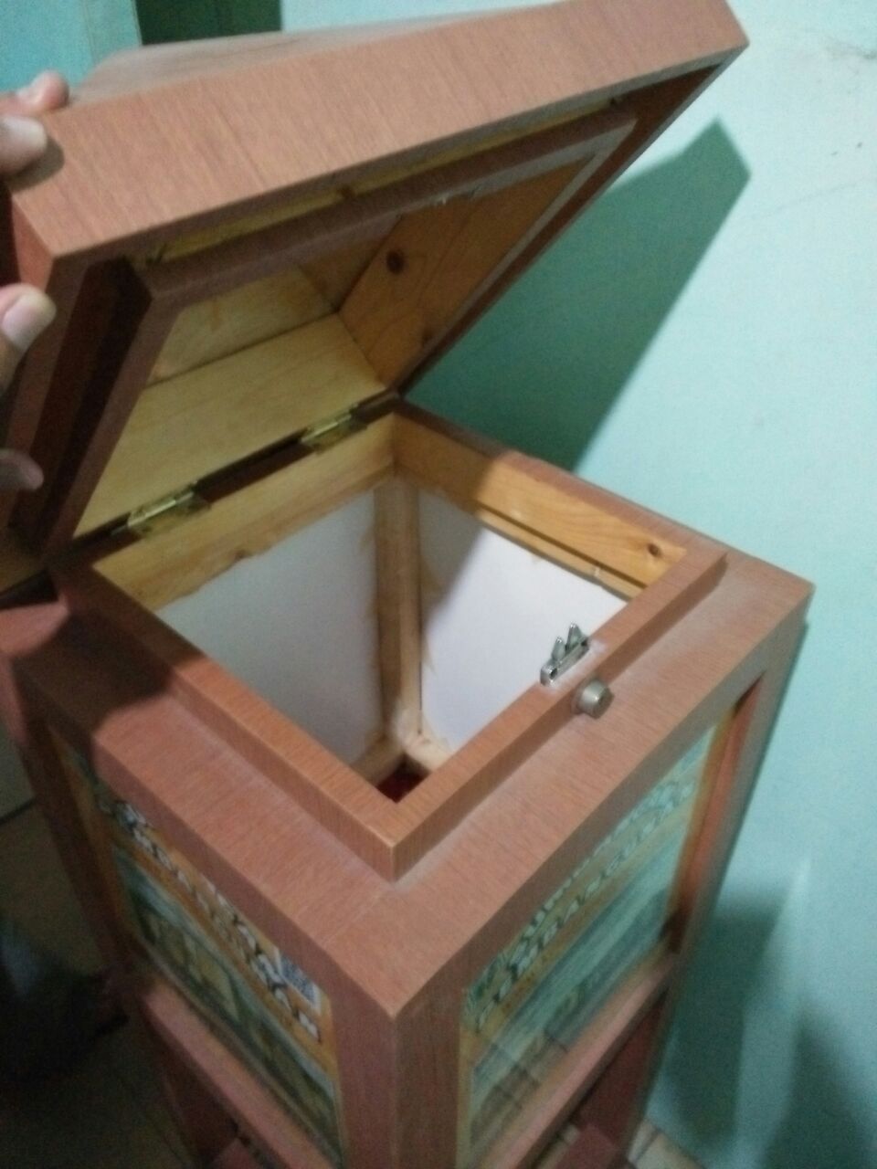 Detail Kotak Persembahan Dari Kayu Nomer 11