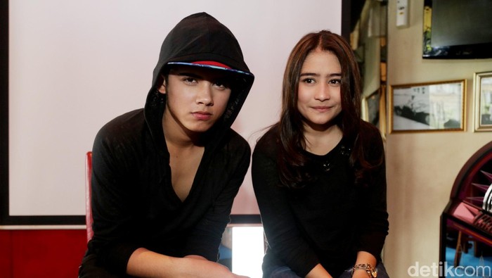 Detail Kumpulan Foto Mesra Aliando Dan Prilly Nomer 38