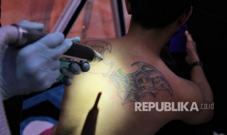 Detail Kumpulan Gambar Tato Di Dada Keren Berwarna Nomer 17