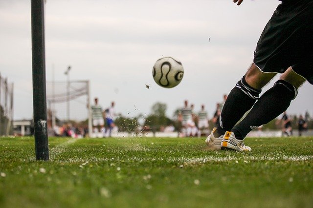 Detail Lapangan Dan Perlengkapan Permainan Sepak Bola Nomer 44