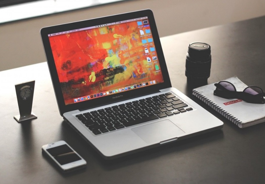 Detail Laptop Untuk Desain Grafis Dan Multimedia Nomer 2
