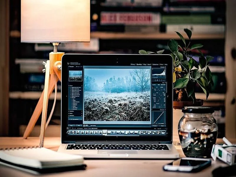 Detail Laptop Untuk Desain Grafis Dan Multimedia Nomer 45