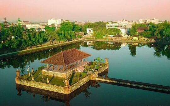 Detail Loang Baloq Adalah Objek Wisata Yang Terkenal Pemandangan Berupa Nomer 36