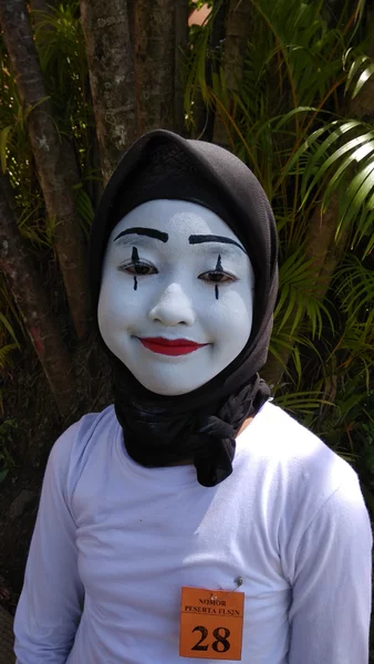 Detail Make Up Pantomim Pakai Apa Nomer 6