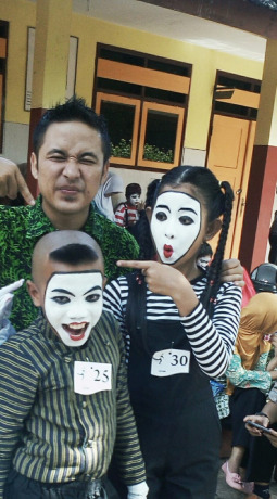 Detail Make Up Pantomim Pakai Apa Nomer 8