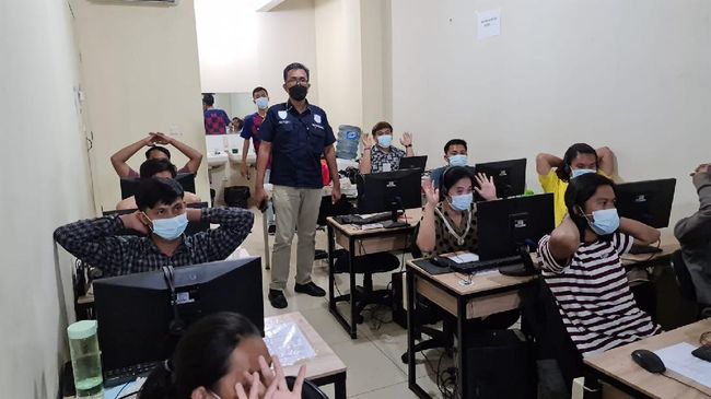 Detail Manajer Kantor Adalah Nomer 48
