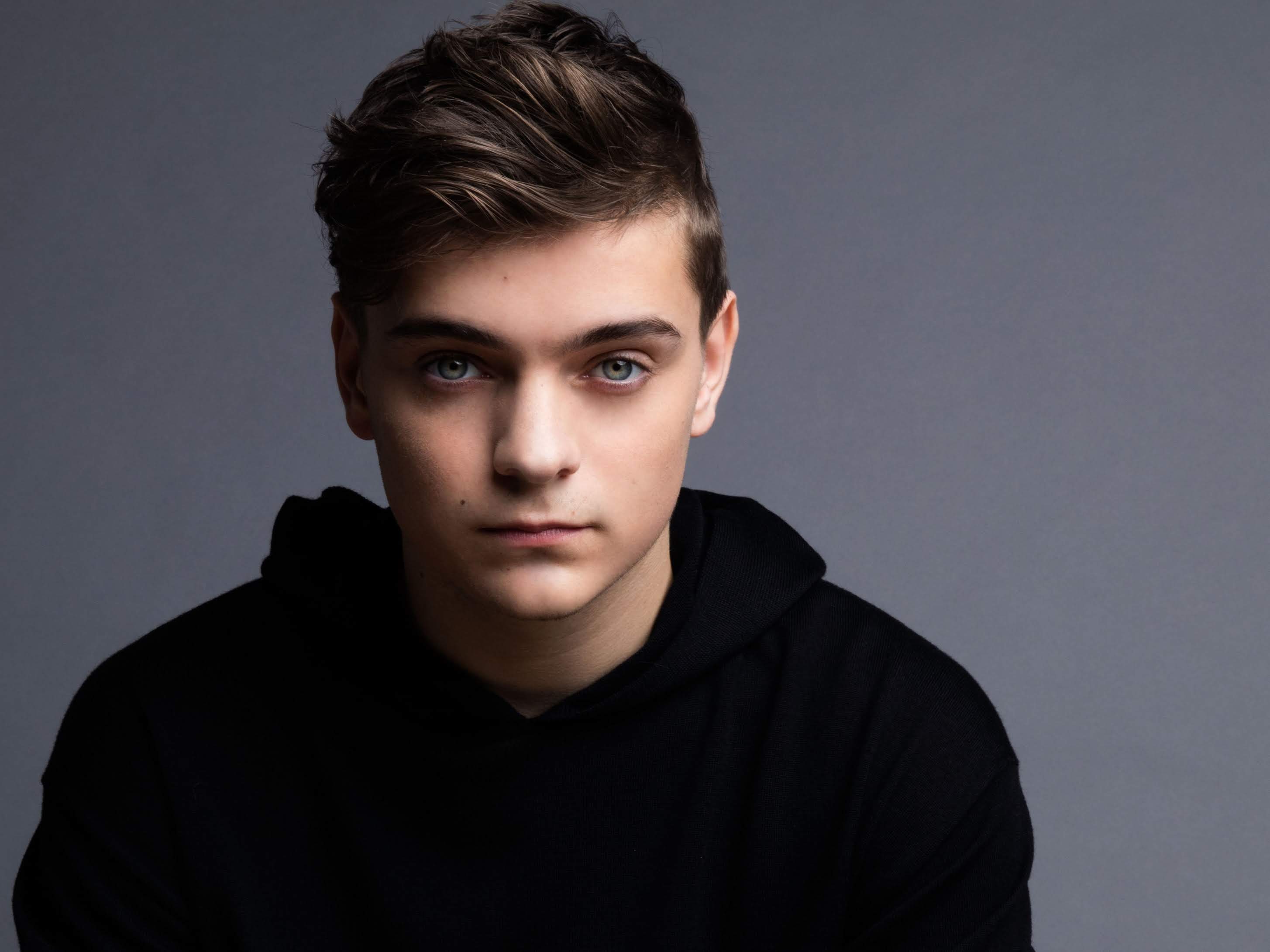 Detail Martin Garrix Hairstyle Nomer 20