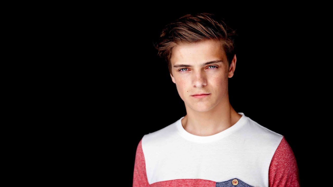 Detail Martin Garrix Hairstyle Nomer 27