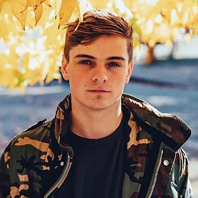 Detail Martin Garrix Hairstyle Nomer 41