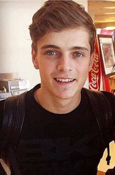 Detail Martin Garrix Hairstyle Nomer 42