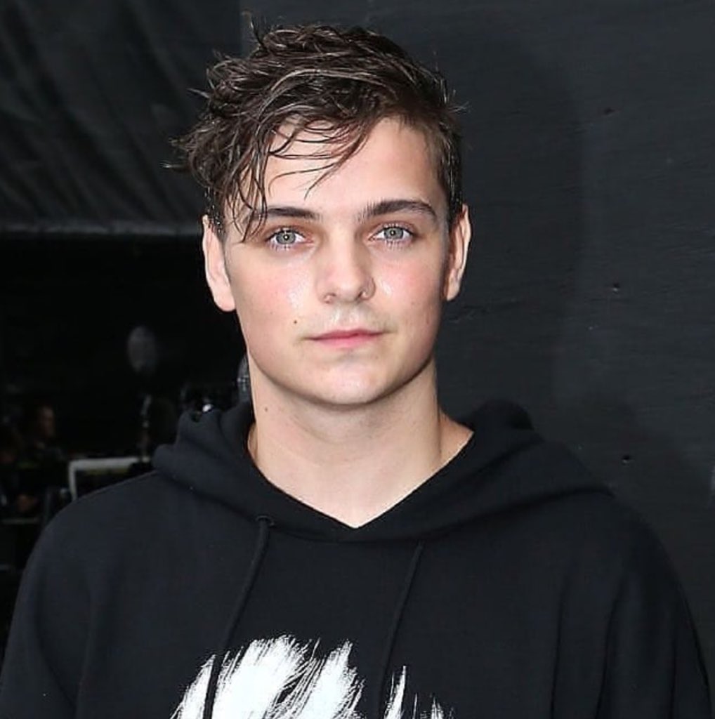 Detail Martin Garrix Hairstyle Nomer 44