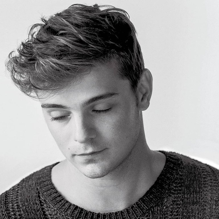 Detail Martin Garrix Hairstyle Nomer 8