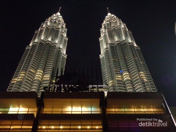 Detail Menara Petronas Terdapat Di Nomer 24