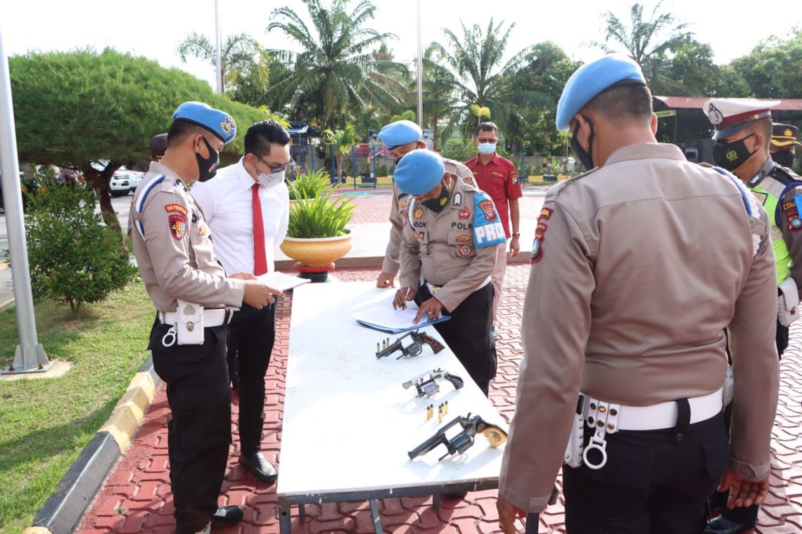 Detail Mentaati Seluruh Peraturan Sekolah Adalah Contoh Nomer 20