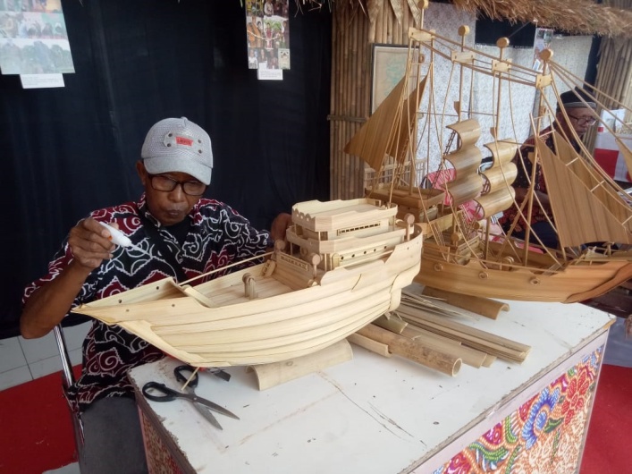 Detail Miniatur Kapal Dari Bambu Nomer 10