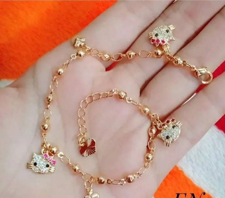 Detail Model Gelang Emas Hello Kitty Nomer 37