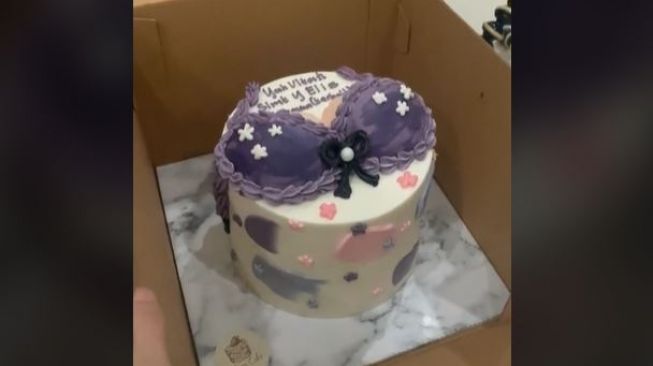 Detail Model Kue Ulang Tahun Untuk Ibu Nomer 39