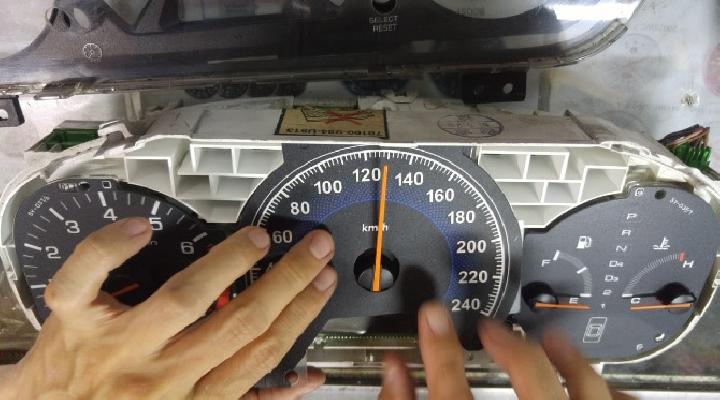 Detail Modifikasi Speedometer Mobil Nomer 4