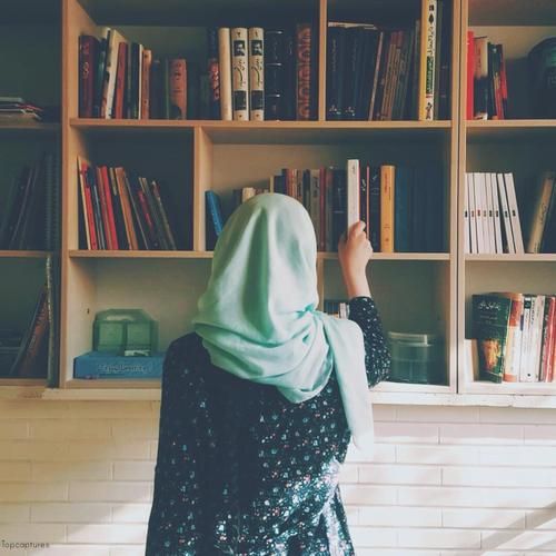 Detail Muslimah Baca Buku Nomer 21