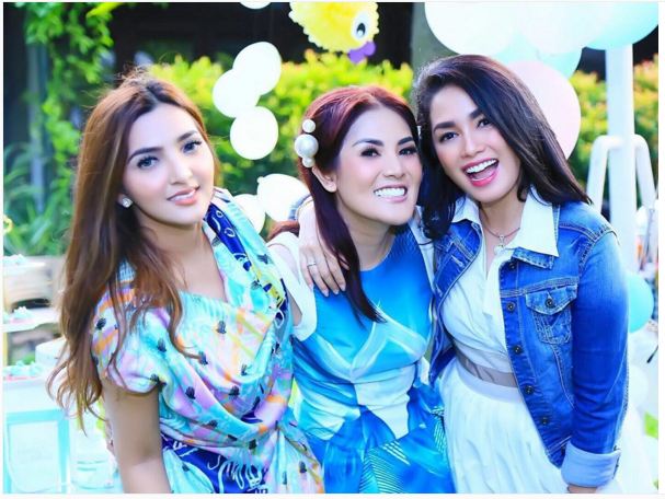 Detail Nama Geng Persahabatan Perempuan Untuk 5 Orang Nomer 24