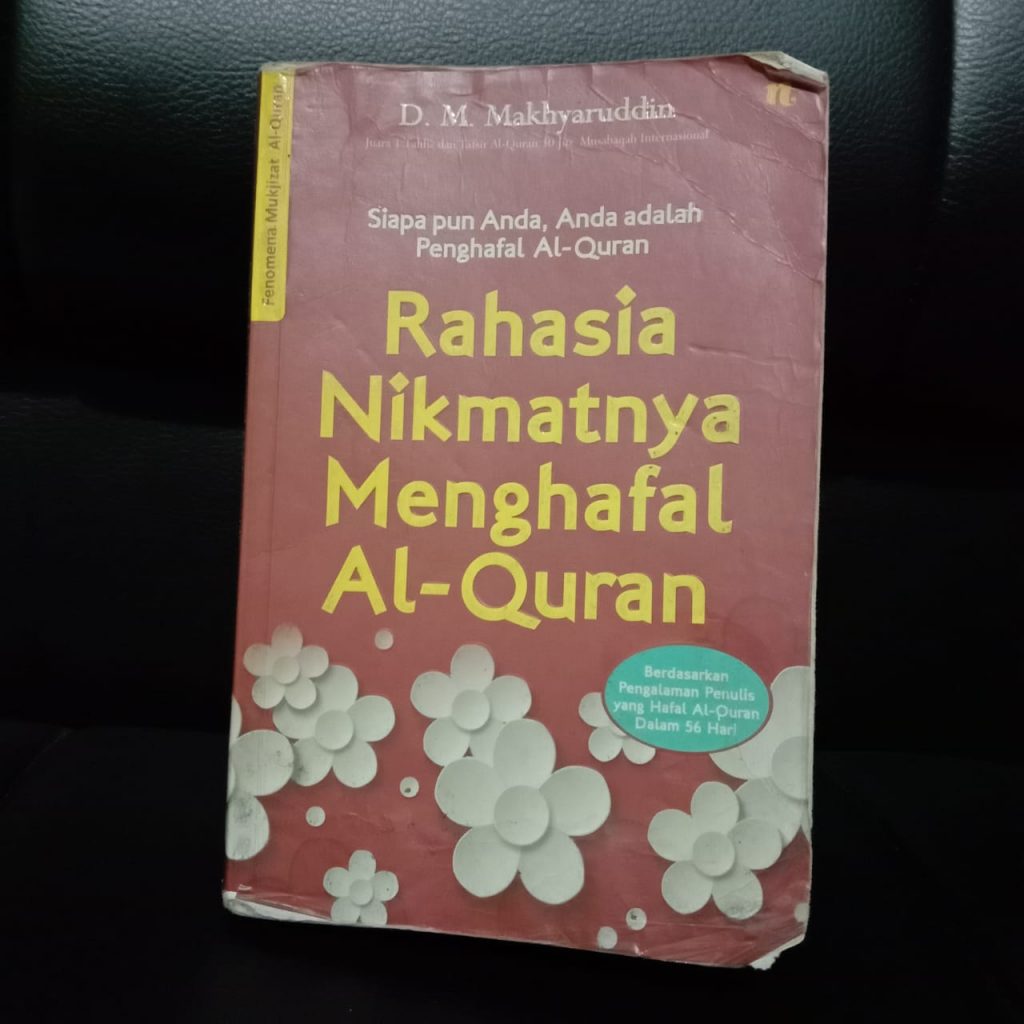 Detail Nama Penulis Buku Nomer 32