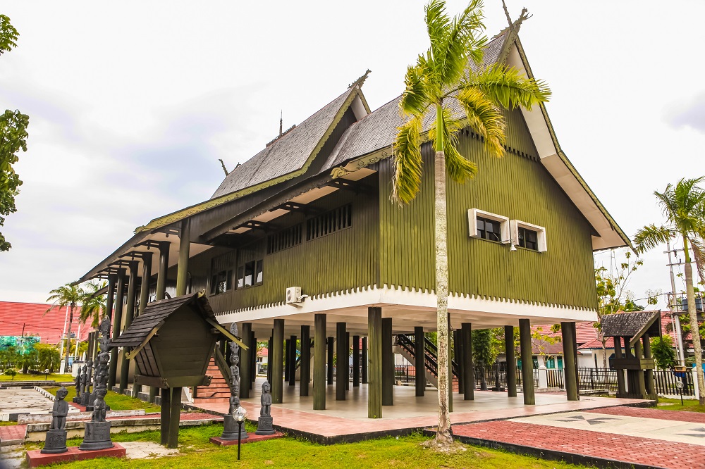 Detail Nama Rumah Adat Kalimantan Timur Adalah Koleksi Nomer 17