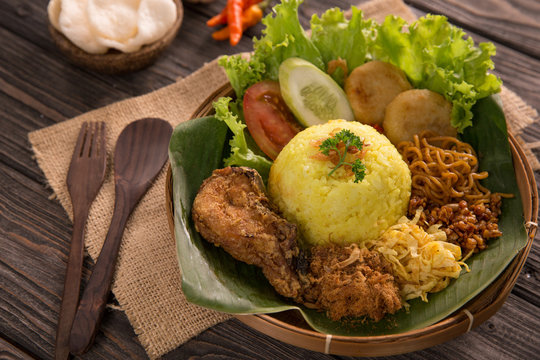 Detail Nasi Kuning Vektor Nomer 10