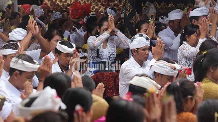 Detail Nyepi Dan Galungan Adalah Hari Raya Umat Nomer 12