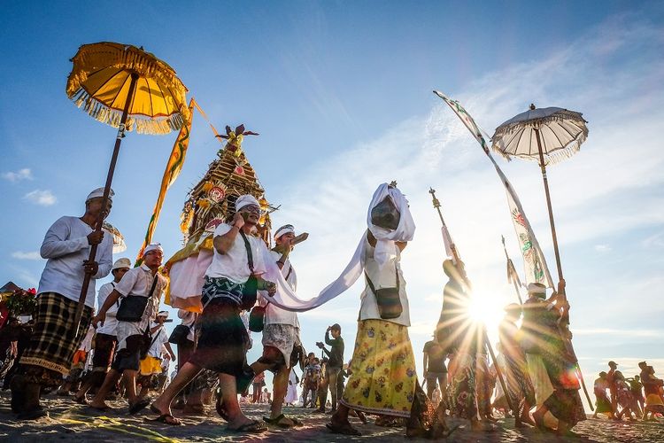 Detail Nyepi Dan Galungan Adalah Hari Raya Umat Nomer 24