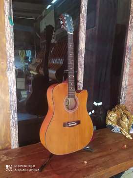 Detail Olx Gitar Nomer 4