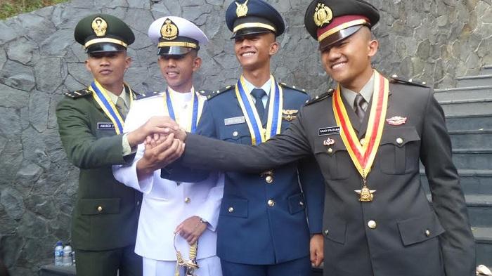 Detail Pangkat Lulusan Akmil Akpol Beserta Gambar Nomer 2