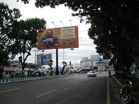 Detail Papan Iklan Di Jalan Nomer 9