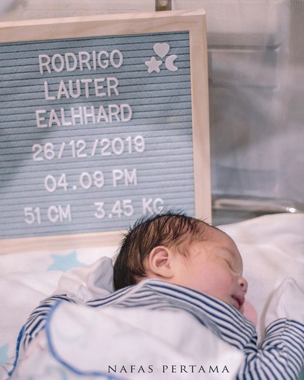 Detail Papan Nama Bayi Baru Lahir Nomer 20